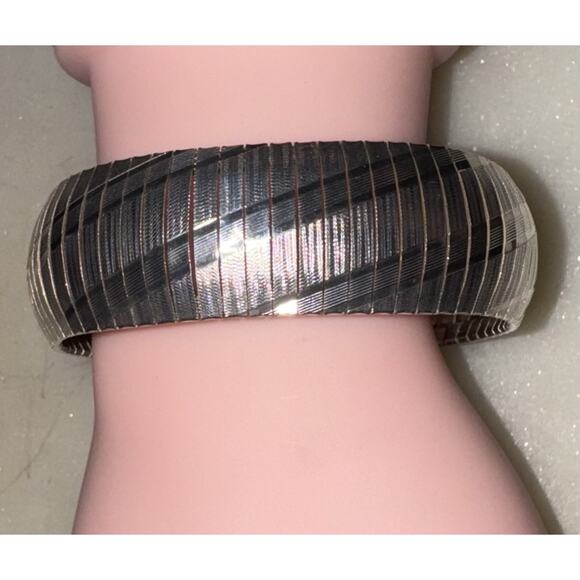 Italian Sterling Silver 925 Textured Articulated Panel Bracelet - Picture 2 of 14